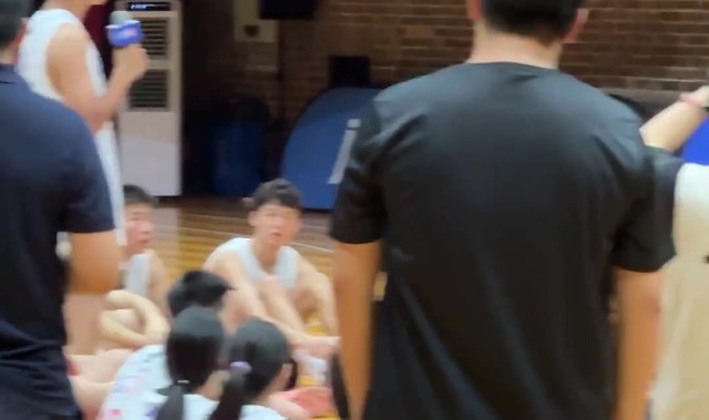 登录入口-自己和乔丹单挑谁赢？爱德华兹毫不犹豫回答：我会赢 我会打败他